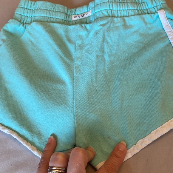 Gap size S 6-7 comfy shorts bundle. Good condition. - Picture 13 of 16